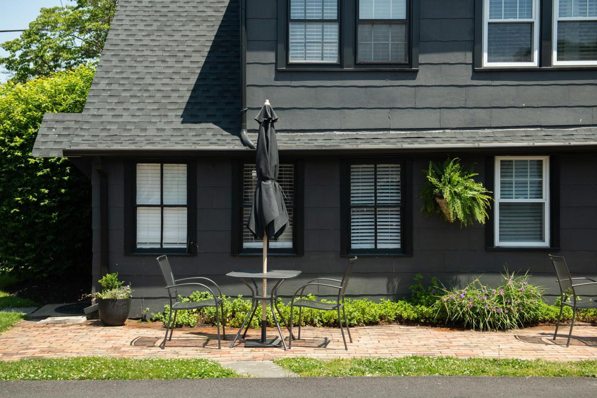 The Carriage House At Strasburg Hotel Exterior foto