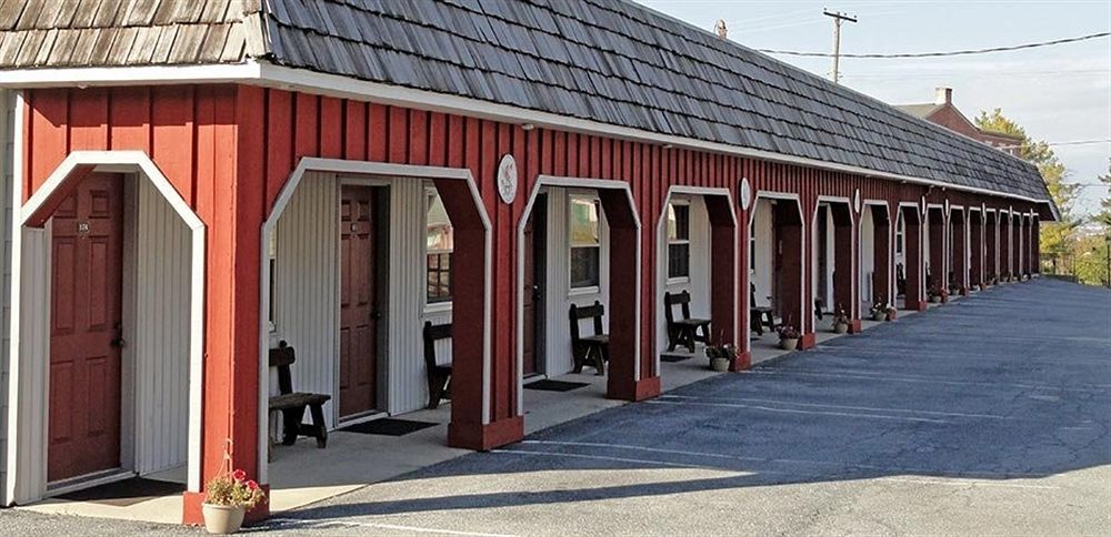 The Carriage House At Strasburg Hotel Exterior foto