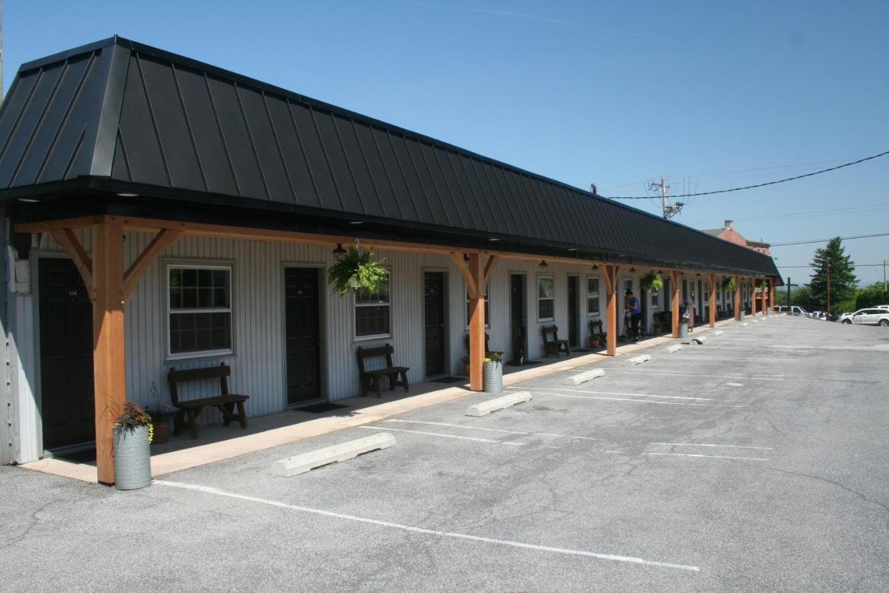 The Carriage House At Strasburg Hotel Exterior foto