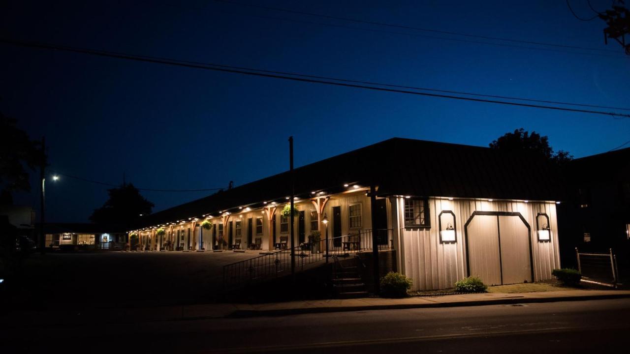 The Carriage House At Strasburg Hotel Exterior foto