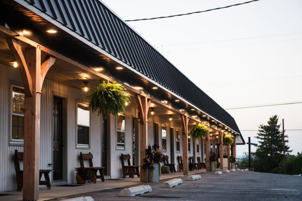 The Carriage House At Strasburg Hotel Exterior foto